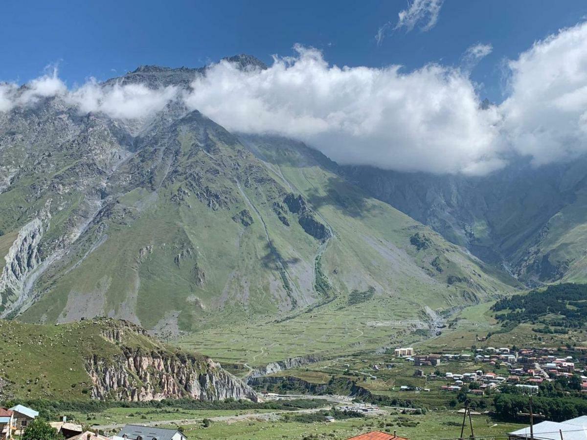 Tamila Guest House Kazbegi Esterno foto
